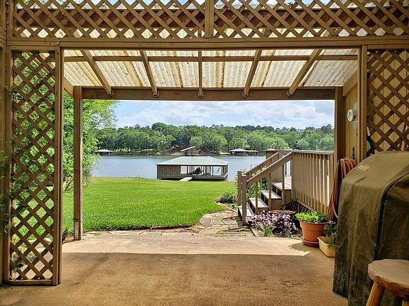 3rd image of 15463 Cedar Bay Dr
