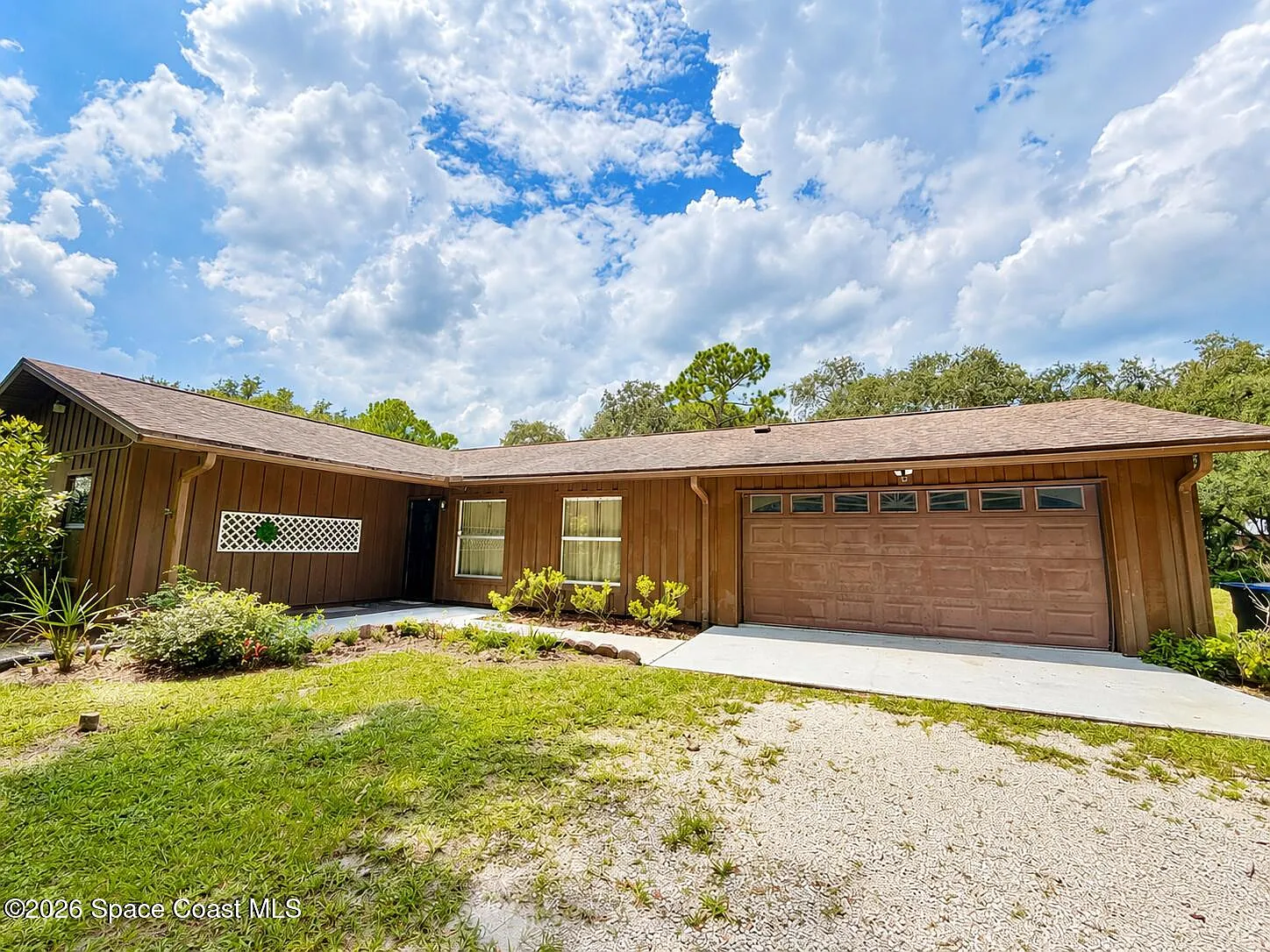 3 bed, 2.0 bath, 1650 sqft, $2,300 — Photo 1