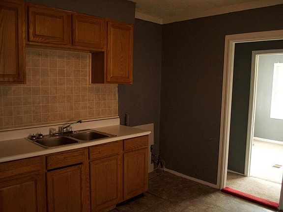 3rd image of 12117 Kirton Ave