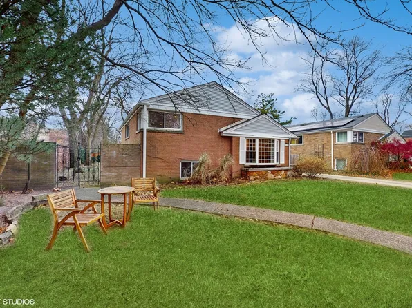 9238 Forestview Rd, Evanston, IL 60203