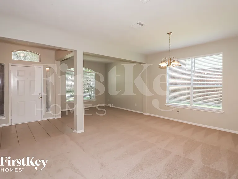 11319 Sandermeyer Dr — Photo 4