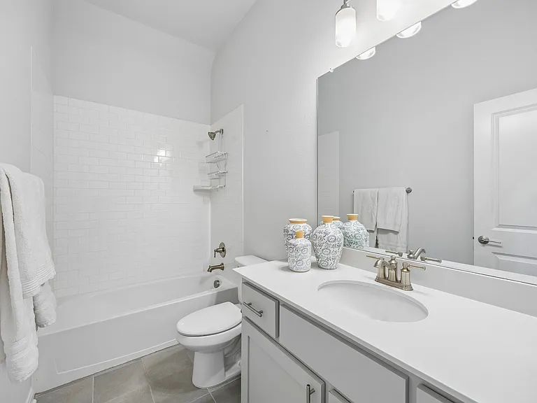 439 Montrose Dr — Photo 28