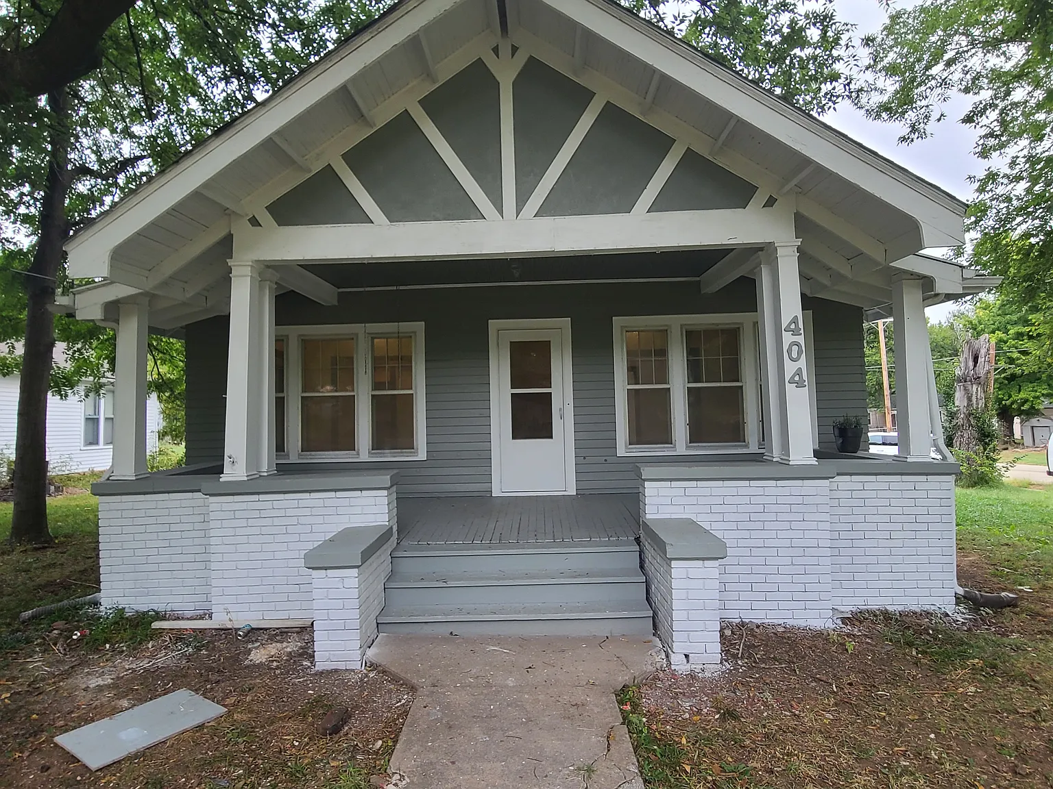 3 bed, 2330 sqft, $1,200 — Photo 1