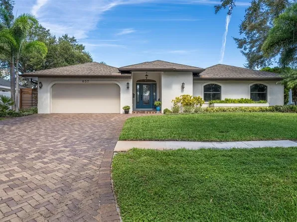 657 Riviera Bay Dr NE, Saint Petersburg, FL 33702