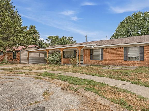 3rd image of 206 Cedar Cir