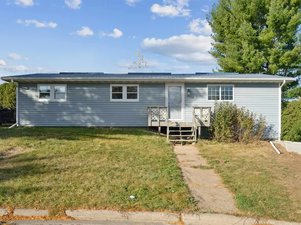 1540 Devalera Dr, Platteville, WI 53818