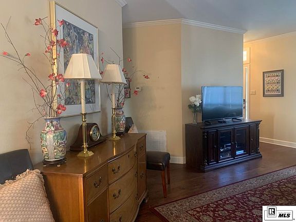 2nd image of 2302 Bocage Pl