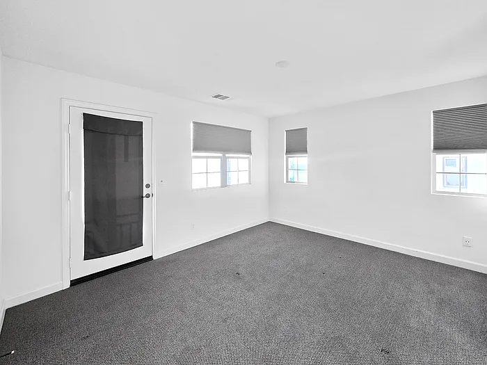 906 Slate St #1 — Photo 10