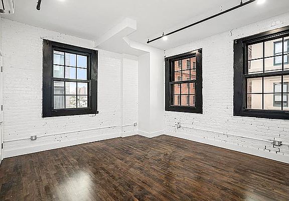 4th image of 135 Plymouth St #3B