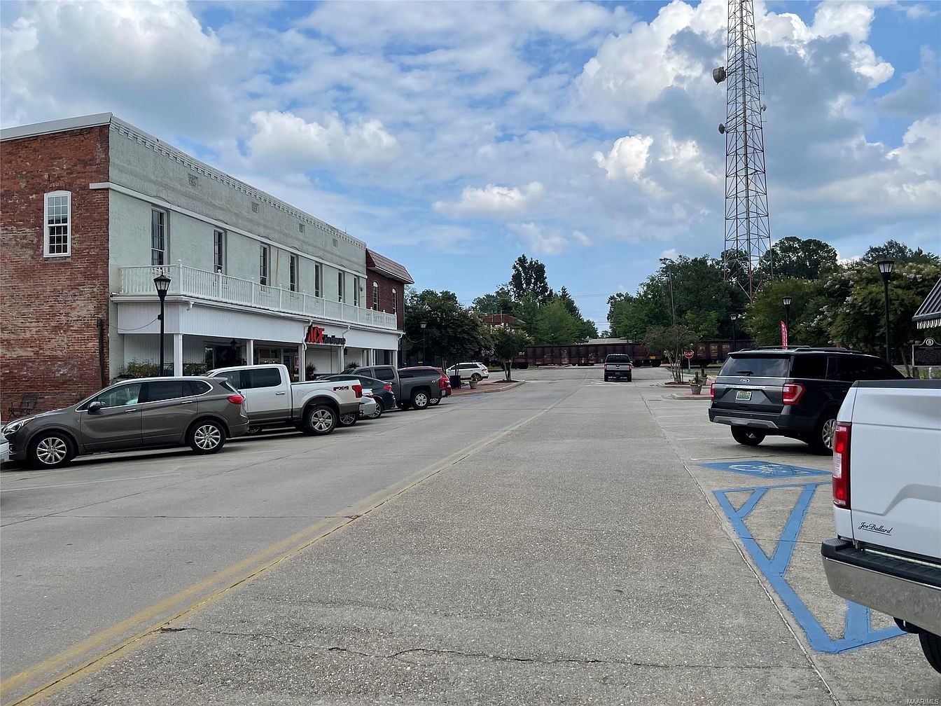 c. 1920 MixedUse Property For Sale in Thomasville, AL. 75K Old