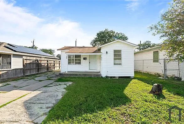 3 bed, 1200 sqft, $1,500 — Photo 2