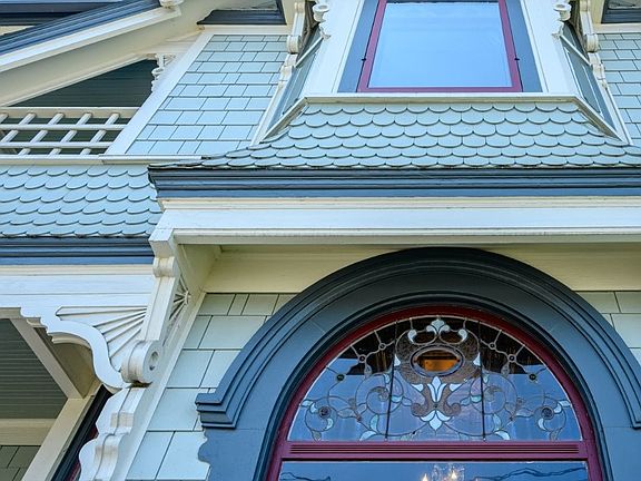4th image of 206 NE 10th St