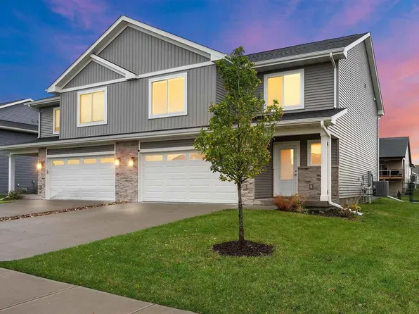 782 River Bend Ln, North Liberty, IA 52317