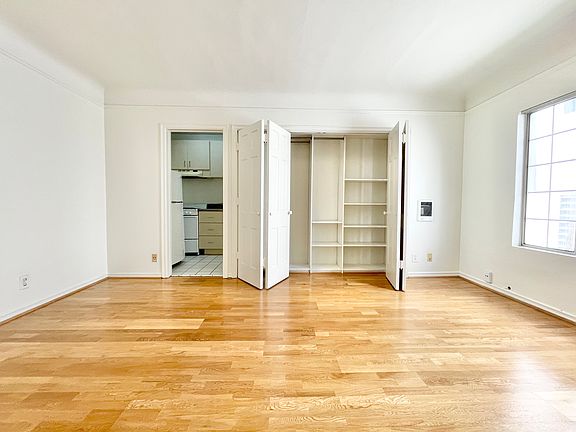 3rd image of 723 S Mansfield Ave #206A