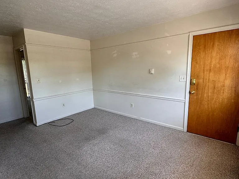 941 Keezletown Rd #202 — Photo 3
