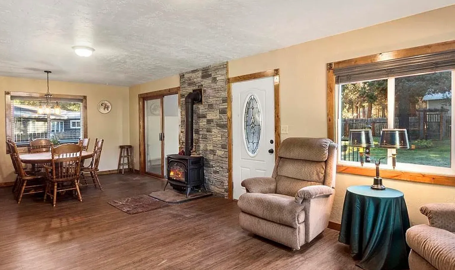 3 bed, 2056 sqft, $2,000 — Photo 4
