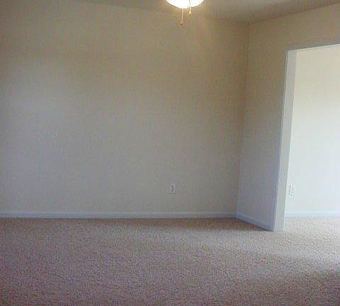2nd image of 107 BLUEBIRD LANE
