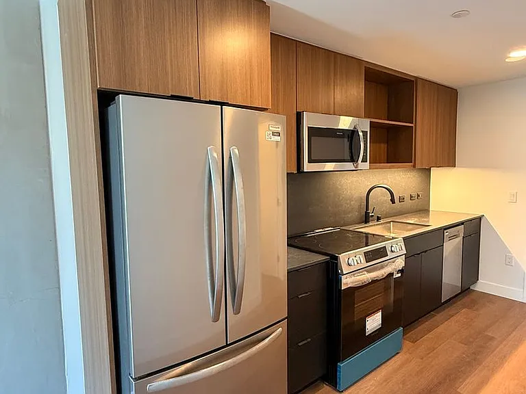 Rainford Apartments — Photo 18
