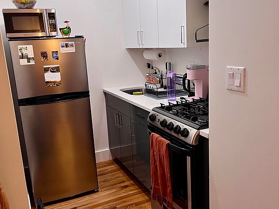 5th image of 77 Wyckoff Ave #1R