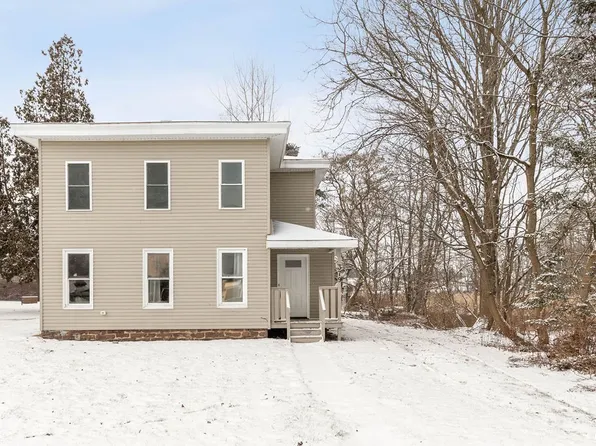 379 S Railroad St, Parish, NY 13131