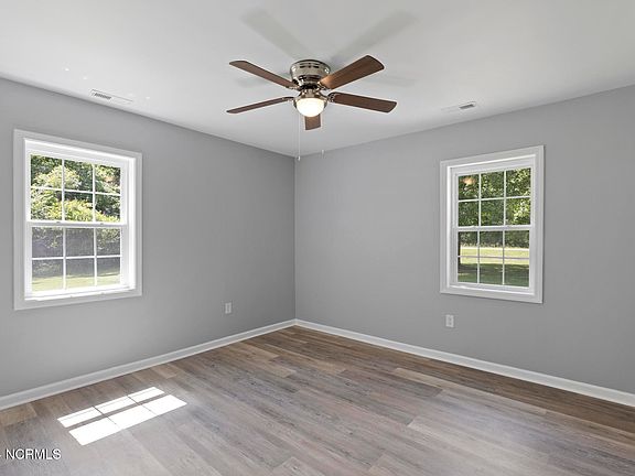 5th image of 690 Maple Hill School Road