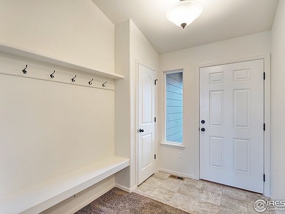 3rd image of 909 Mt Shavano Ave
