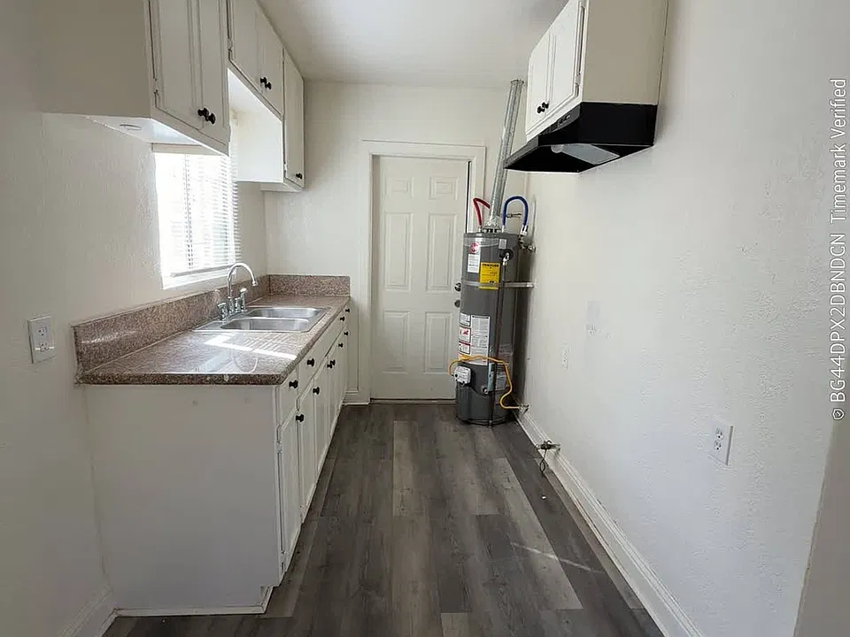 2027 Pacific St #3