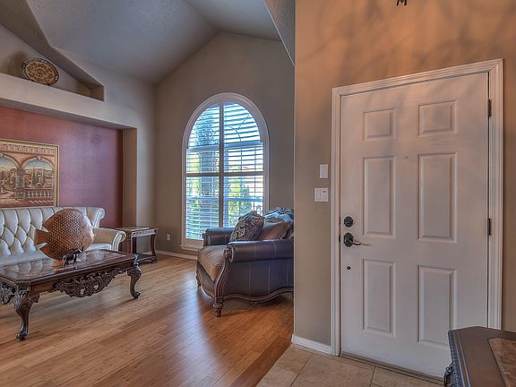 5th image of 940 Galeras St NW