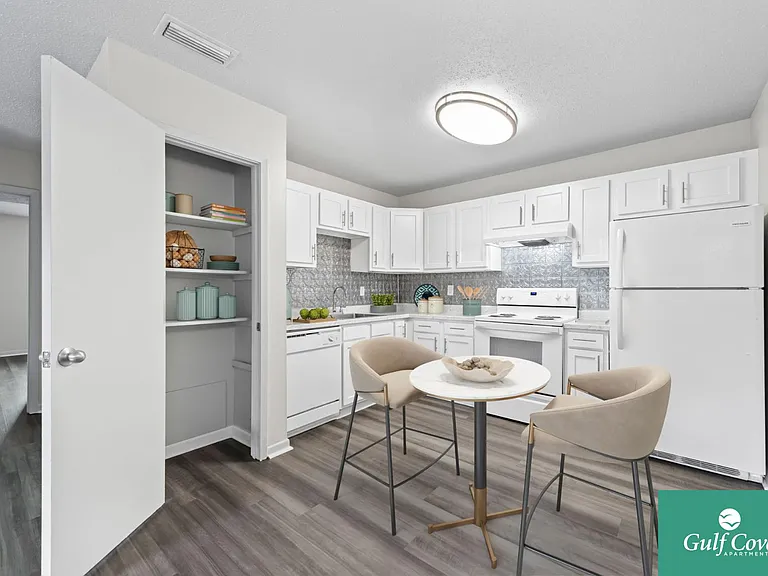 Gulf Cove Apartments — Photo 6