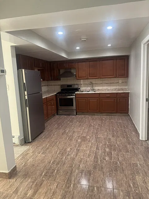 2 bed, $2,800 — Photo 1