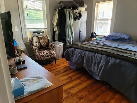 4th image of 3 Buxton Ct #1
