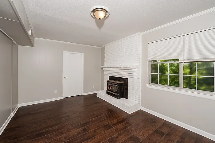 845 Twin Ridge Dr — Photo 2