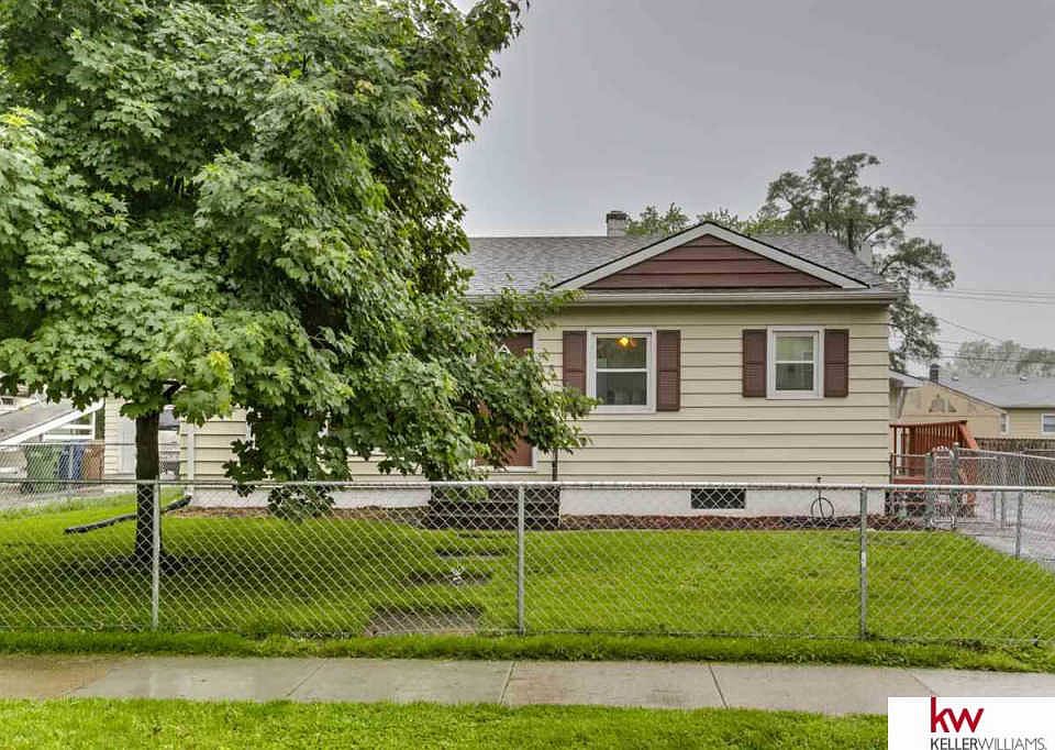 1st image of 905 Hopkins Dr