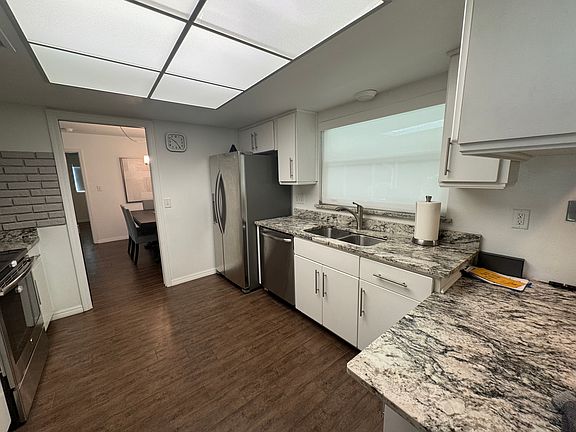 5th image of 7030 Crestlake Dr