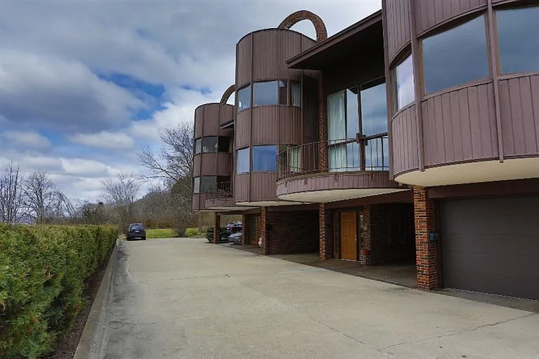 107 Asbury Rd photo 1