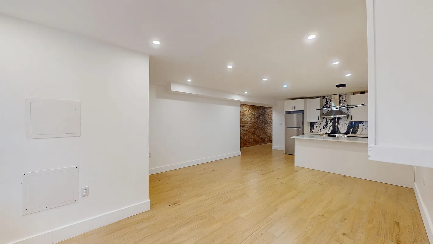 406 Hawthorne Street 1