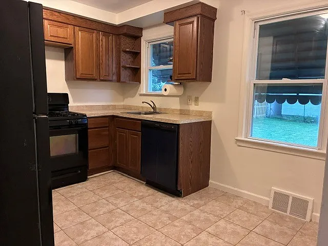 3 bed, 1300 sqft, $1,845 — Photo 4