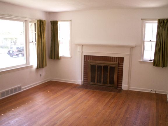 4th image of 2524 Barrington Pl