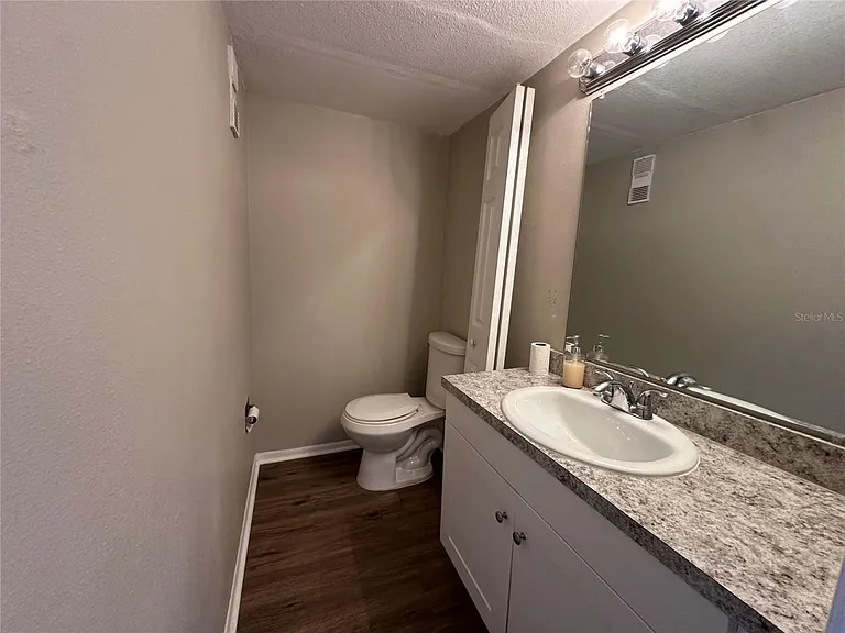 6060 Village Cir — Photo 17