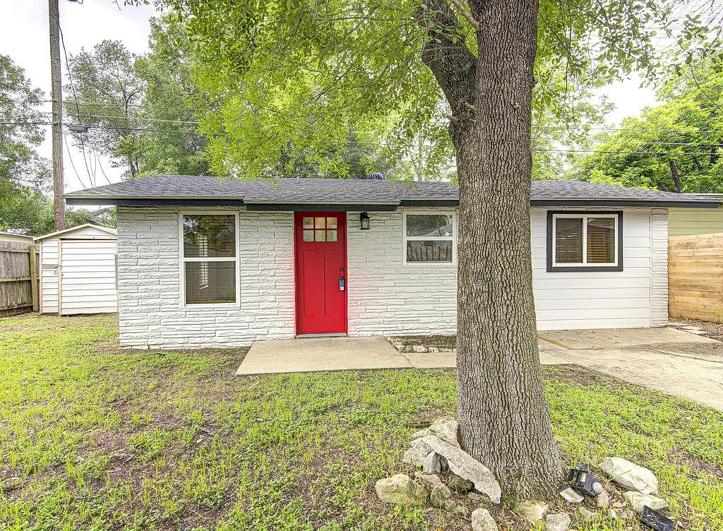 Building Photo - 1711 Brentwood St #B