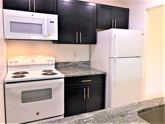 5th image of 6040 Shakerwood Circle #205
