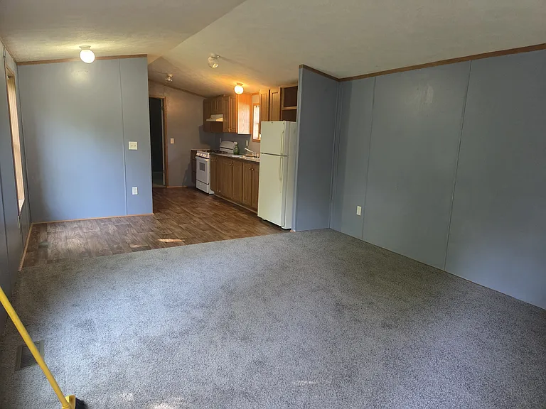 14 Mobile Ln — Photo 3