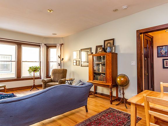 3rd image of 5507 N Winthrop Ave APT 2H