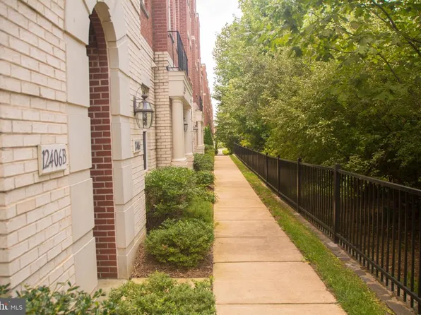 12406 Liberty Bridge Rd #B, Fairfax, VA 22033
