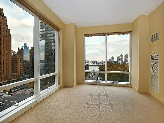 Sold by Sotheby's International Realty | media 3