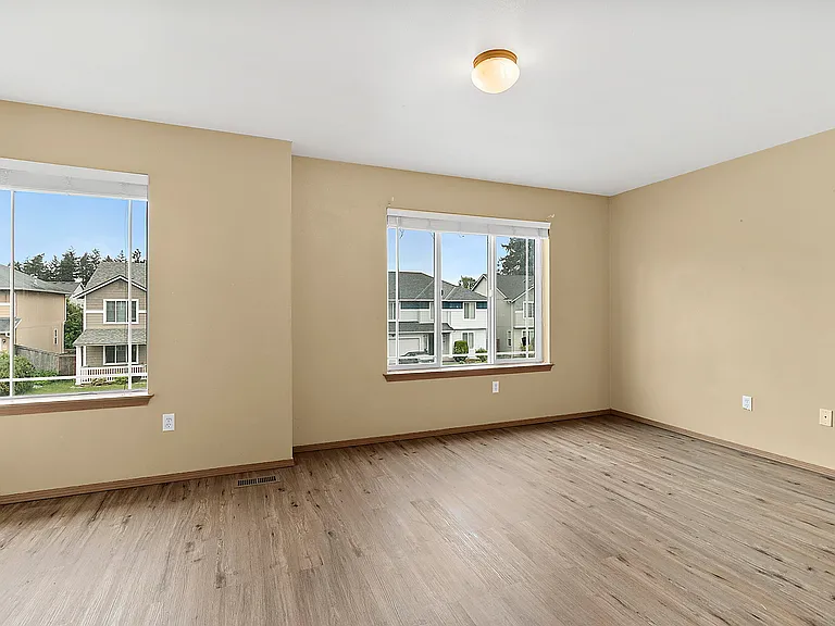1324 181st Street Ct E — Photo 4