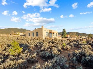 1335 Benny Ln, Taos, NM 87571