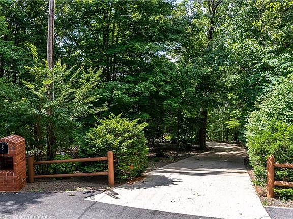 2nd image of 5 Abbey Cir
