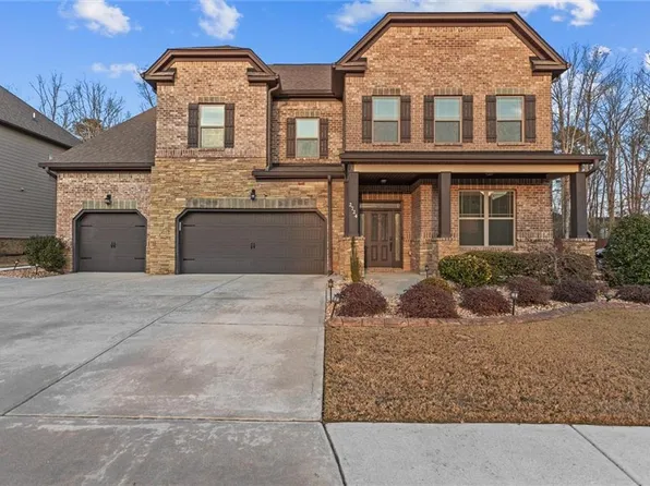 2724 Oak Grove Rd, Loganville, GA 30052