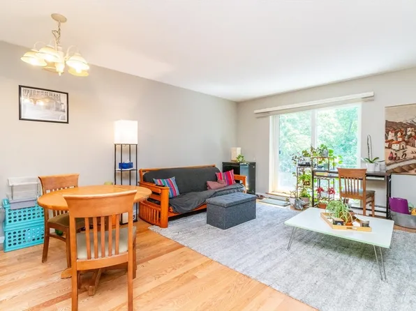 804 Centre St APT 208, Jamaica Plain, MA 02130